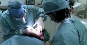 "IZGLEDALA SAM KAO KONJ!" Lažni zubar iz Hrvatske napravio HAOS paru iz Beča, sve im NAPLATIO 16 HILJADA EVRA: "Dobio je 28 anestezija, ZAMALO DA UMRE!"