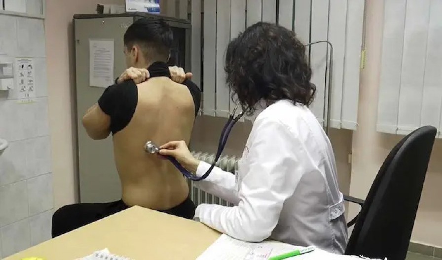 BROJ ZARAŽENIH DRASTIČNO RASTE! Doktorka upozorava:"Na ove simptome OBRATITE PAŽNJU!"