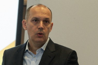 LONČAR SA SINDIKATIMA ZDRAVSTVA I PIO FONDA! Unapređenje položaja zdravstvenih radnika i obračuna plata