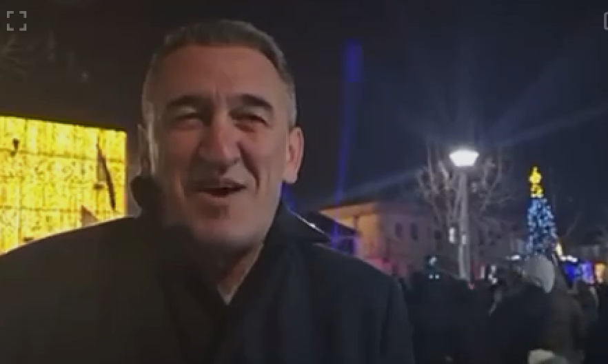 KURTIJEV POTRČKO ZABIO NOVI NOŽ U LEĐA SRBIMA Slavi u Gračanici jer njegov gazda zatvara ovu srpsku opštinu