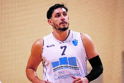 DVA TERENA, ISTA LJUBAV Smederevac uporedo igra košarku i basket i to kako - šampionski!