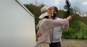 NAŠA GLUMICA KRILA TRUDNOĆU DO 5. MESECA! Živela u kontejneru, a sada čeka drugo dete sa muzičarem