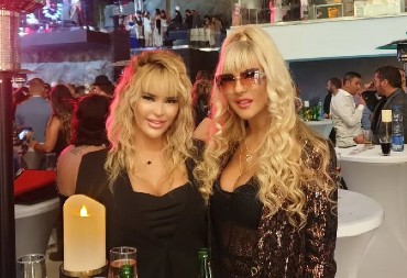 ĆERKA NAŠE PEVAČICE BEZ BRUSA U NOĆNOM PROVODU! Atraktivna plavuša zavodi provokativnim izdanjima (FOTO)