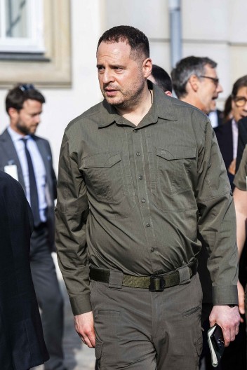 PRVO OGLAŠAVANJE JERMAKA NAKON OSTAVKE Ono što je otkrio o Zelenskom niko nije očekivao!