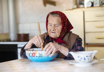 NAPITAK IZ VREMENA NAŠIH BAKA PRAVO JE BLAGO ZA JETRU Čisti creva, vraća snagu i košta manje od hleba!