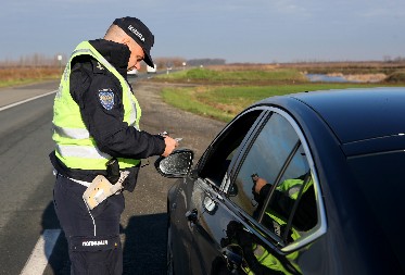 AKO VAM NEMCI NAĐU OVO U KOLIMA, OPELJEŠIĆE VAS! Pljušte kazne i kod nas, samo ovoliko možete da natovarite vozilo