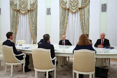 ZAVRŠEN SASTANAK PUTINA I VITKOFA Razgovori trajali skoro pet sati