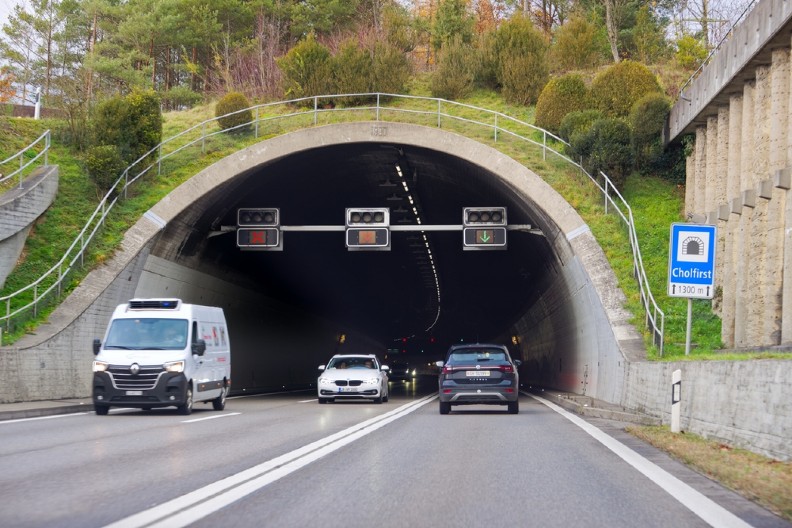 NEVIĐENA DRAMA Starac nestao bez traga, a onda ga našli tamo gde NIKO NORMALAN ne bi mogao da završi - VATROGASCI SE HVATALI ZA GLAVU!