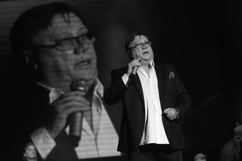 SUZE SAME IDU Ova tri velika imena držaće govor na komemoraciji Halida Bešlića, porodica je izabrala