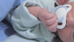 TRI VELIKA BRENDA HITNO POVUKLA PROIZVOD ZA BEBE Pronađena izuzetno opasna hemikalija