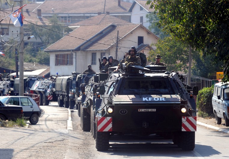 AKTIVIRAO SE KFOR NA SEVERU KOSMETA Jedinice više NATO država krenule u akciju