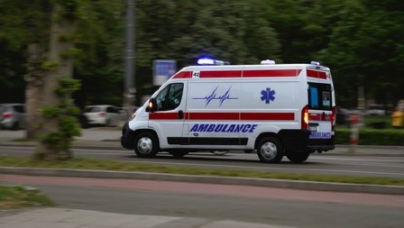 DEČACI POVREĐENI U UDESU U ZEMUNU Hitno prevezeni u Urgentni centar