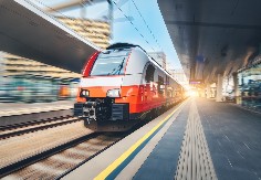 PUTNICI LETELI IZ VAGONA! Preko 30 povređenih u nesreći u Tajlandu