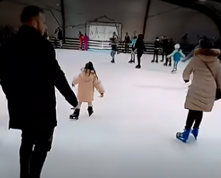 SUD DONEO ODLUKU Žena tražila odštetu od 30.000 evra jer se sudarila sa muškarcem na klizalištu