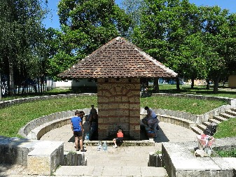 Prirodno čudo u Srbiji – voda koja „vri“ čak i zimi, smeštaj već od 35 evra