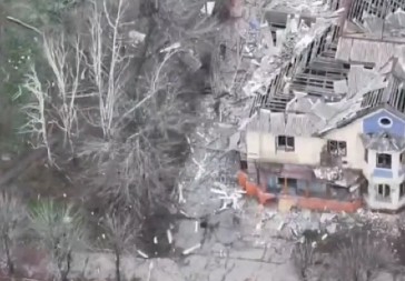 SNIMLJENA BEŽANIJA UKRAJINACA SA BOJNOG POLJA! Sakrili se u porušenu zgradu, a onda je grunula artiljerija i napravila MASAKR