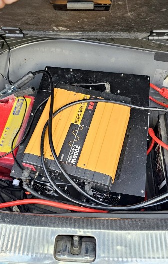 PALI HAKERI KINEZI U SRBIJI Koristili improvizovan uređaj da presreću telefone i kradu pare sa kartica