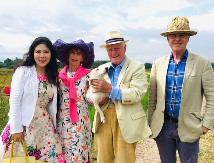 MORA DA MU RODI DVA SINA Milijarder (79) traži 20 godina mlađu ženu, ali ove uslove mora da ispuni (FOTO)