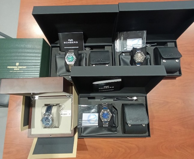 BOGATA ZAPLENA SATOVA  Vrednost časovnika prelazi iznos od 92.000 evra