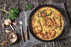 KRMENADLE U SOSU OD CRNOG LUKA Saftaste i aromatične, a meso se lepi za prste