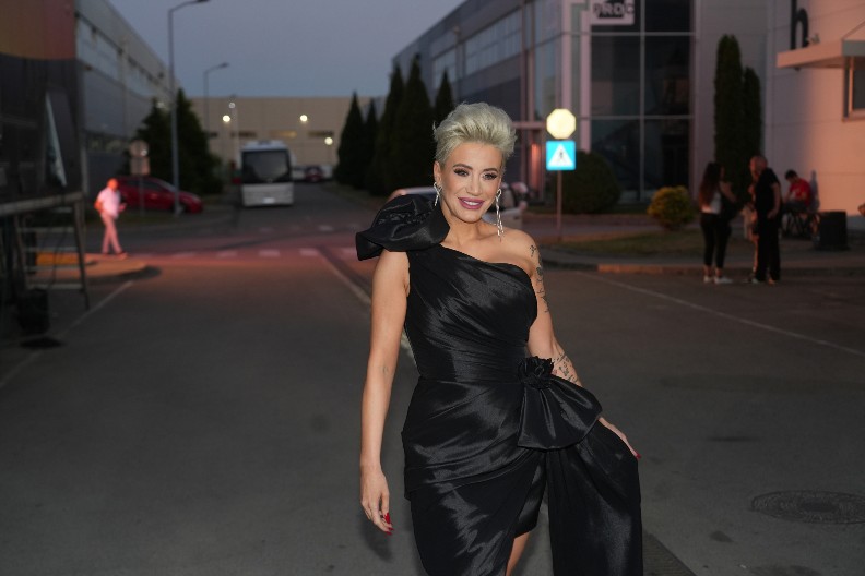 POVREĐENA DUŠICA JAKOVLJEVIĆ Voditeljka pokazala povredu: "E neka se i ovo desi" (FOTO)