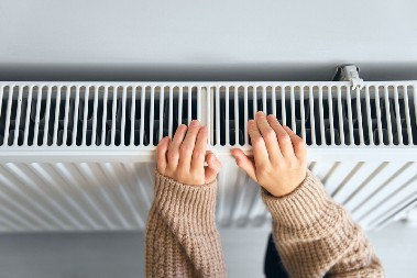 Grejete stan, a račun sve veći? Evo kako da vam bude toplo uz manju potrošnju