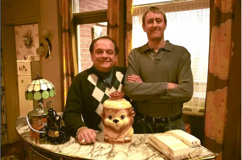 DEL BOJ SE VRAĆA! BBC objavljuje izgubljene scene slavne serije "Mućke"