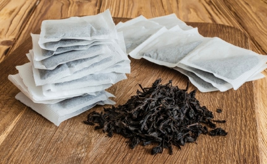 TRIK KOJI JE ZALUDEO VOZAČE Kad vidite zašto stavljaju kesice čaja u auto, odmah ćete uraditi isto