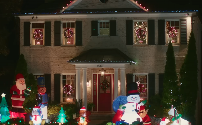 OBRATITE PAŽNJU NA NOVOGODIŠNJU DEKORACIJU Ako ugledate OVAJ detalj, okrenite se i izađite – internet tvrdi da u toj kući vlada „hladna atmosfera“