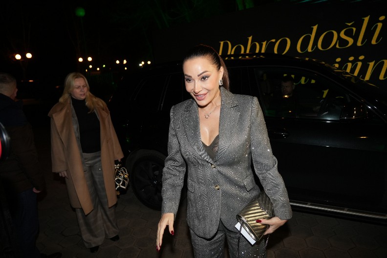 NJU NIKO NIJE VIDEO NA VRATIMA CECE RAŽNATOVIĆ UOČI SVETOG NIKOLE Kada je objavila fotografiju iz vile u Ljutice Bogdana, svi su bili iznenađeni