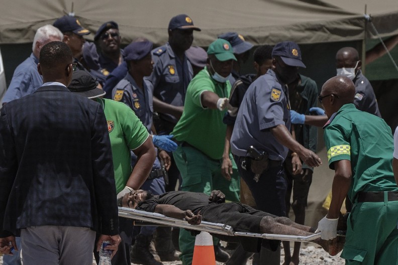 MASAKR NA JUGU ZEMLJE, NAPADAČ REŠETAO SLUČAJNE PROLAZNIKE! Desetoro MRTVIH, još više ranjenih