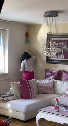 PEVAČICA IZ KOMBINACIJE DOBILA SINA Imala odnose na jednu noć, a sada priznaje: "Odmah sam legla u krevet"