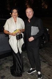 ĐANI NIJE KUPIO SLAĐI NOVOGODIŠNJI POKLON Otkrio šta se umesto toga nalazi u njegovom koferu, šokirao javnost!