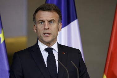 MAKRON ODIGRAO KLJUČNU ULOGU NA SAMITU EU Šta se krije iza njegove odluke da ipak stane na rusku stranu?