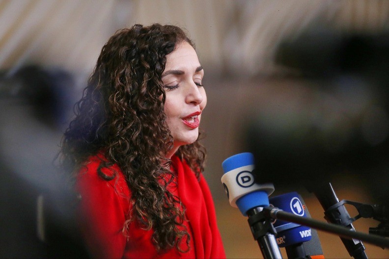 VJOSIN MUŽ POZIVA TRAMPA DA GRADI HOTEL U PRIŠTINI: Blokaderi uništili investiciju od 750 miliona evra