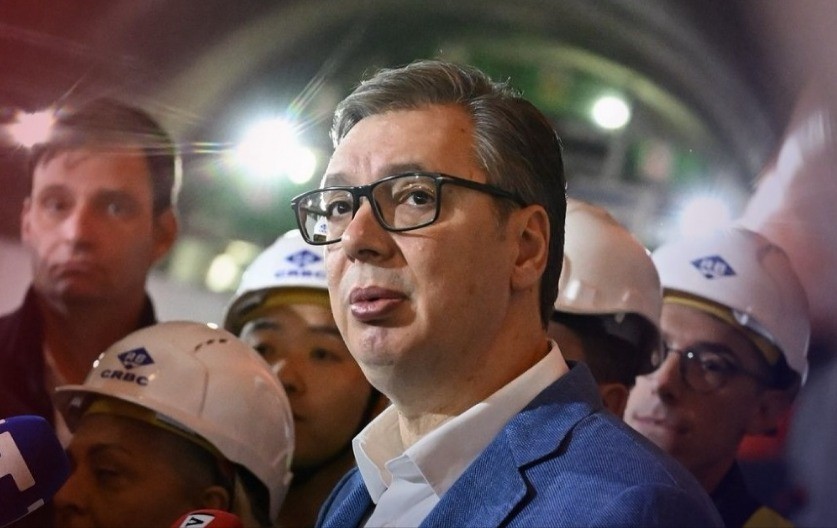 SRBIJA IZMEĐU GRADNJE I RUŠENJA: Šta nude Vučić, a šta blokaderi