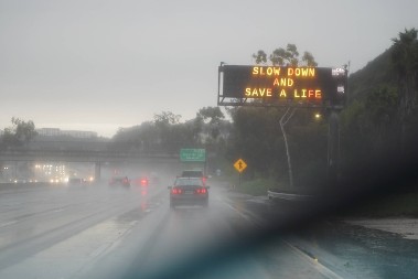 DIVLJA JAKA OLUJA, TROJE MRTVIH Naređena im je HITNA evakuacija