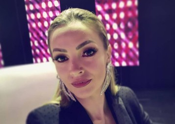 "TAKVE KAO TI PLAĆAM 50 EVRA" Pevačicu gost na svadbi fizički napao! 