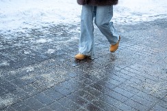 PAZITE GDE SIPATE SO Odlično rešava led, ali može da napravi veliki problem, bolje uradite ovo