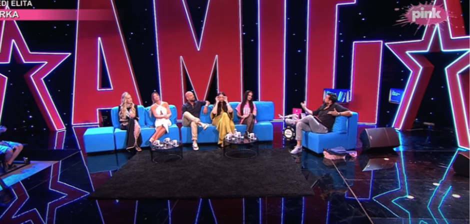 PEVAČICA PRIZNALA DA VOLI DA DOBIJA BATINE Šokirala izjavom u emisiji uživo! 