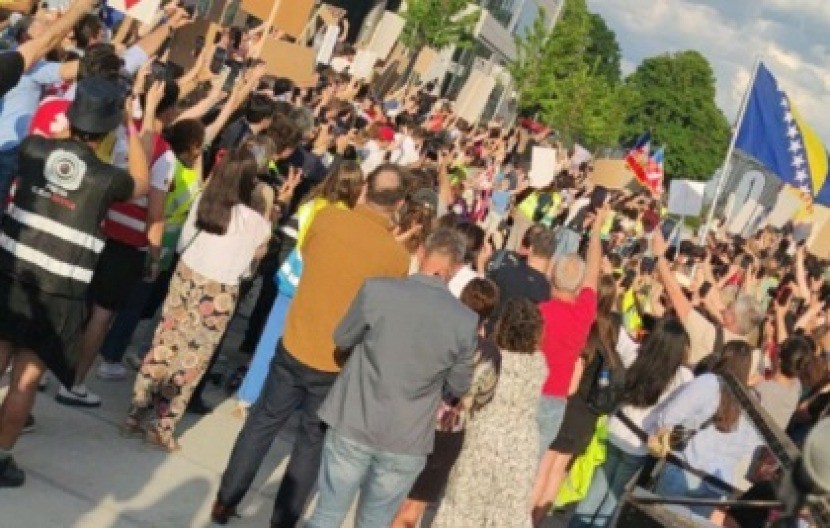 FINANSIRANO PRIKUPLJANJE POTPISA Raskrinkan pakleni plan blokadera