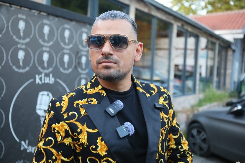 BORA SANTANA DOBIO TUŽBU Isplivale šokantne prepiske sa rijaliti učesnicom! (FOTO)