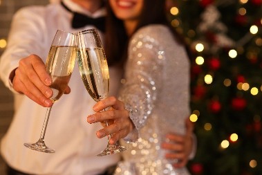 Baš u sredu, 30. decembra desiće jak ljubavni udar: 3 horoskopska znaka zapljusnuće talas sreće, evo šta ih čeka