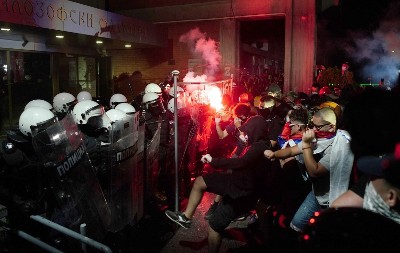 GODINA BLOKADERSKOG NASILJA I POBEDA MIRA! Plenumaši i oni koji ih podržavaju su kao skakavci pokušali da nam unište deceniju truda i napretka zemlje, ali im nije uspelo