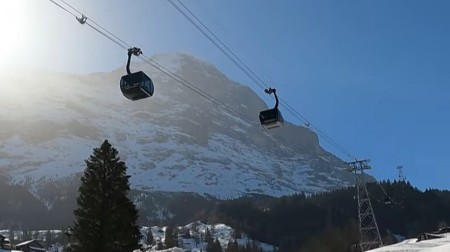 100 LJUDI ZAROBLJENO U VAZDUHU! Kabina na žičari se ZAKUCALA u stanicu, dignut helikopter