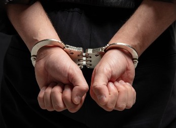 PRITVOR ZA PIROMANA (22) S NOVOG BEOGRADA Provalio u kafić i zapalio ga, evo kako se branio