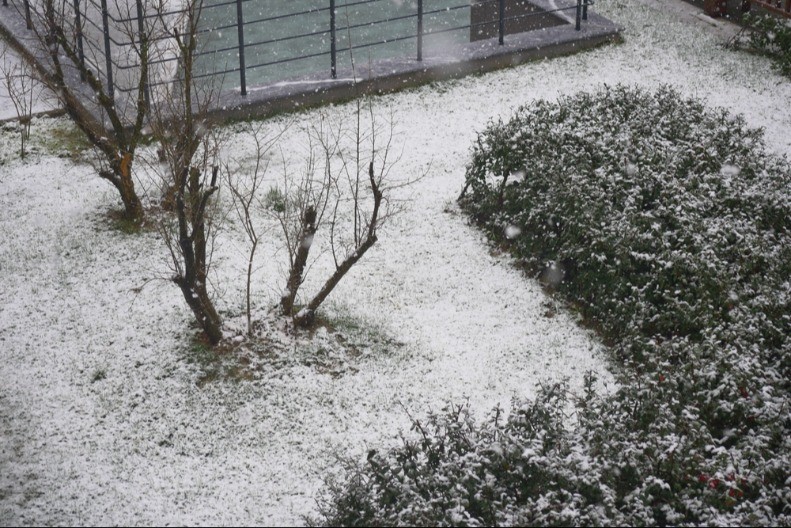 U OVOM GRADU PAO SNEG! Hitno se oglasio se RHMZ, stiže LEDENI talas: Temperatura ušla u minus! 