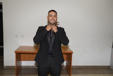 DARKO LAZIĆ PREKINUO NOVOGODIŠNJI NASTUP Zaustavio muziku: "Ljudi, ljudi" 