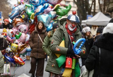 VESELO U BEOGRADU NA VIŠE LOKACIJA U toku tradicionalna manifestacija "Ulica otvorenog srca" 