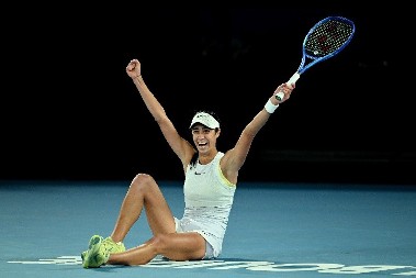 ZABLISTALA U NOVOGODIŠNJOJ NOĆI Ovako je Olga Danilović sa dečkom dočekala 2026. godinu (FOTO)